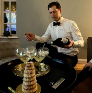 Hvordan vælger jeg den rette champagne til kransekagen?